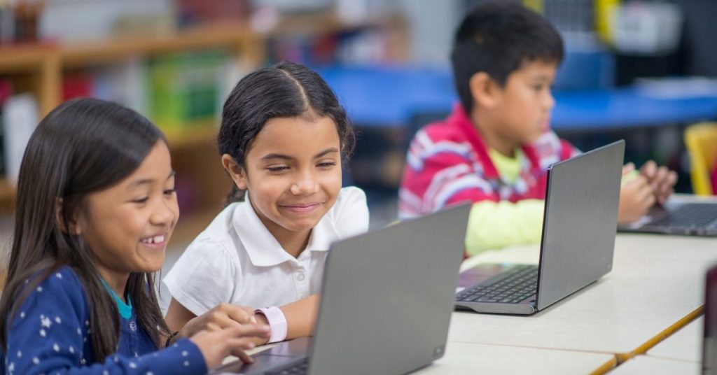 5 Advantages of E-Learning for Students 4 Untitled design 9